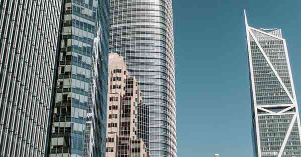 人工智能机器人对战帅哥