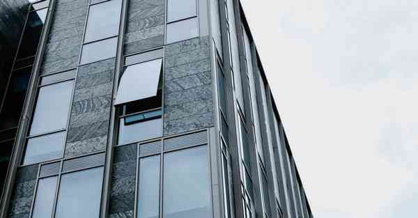 卡伴智能机器人：革新智能服务行业的利器