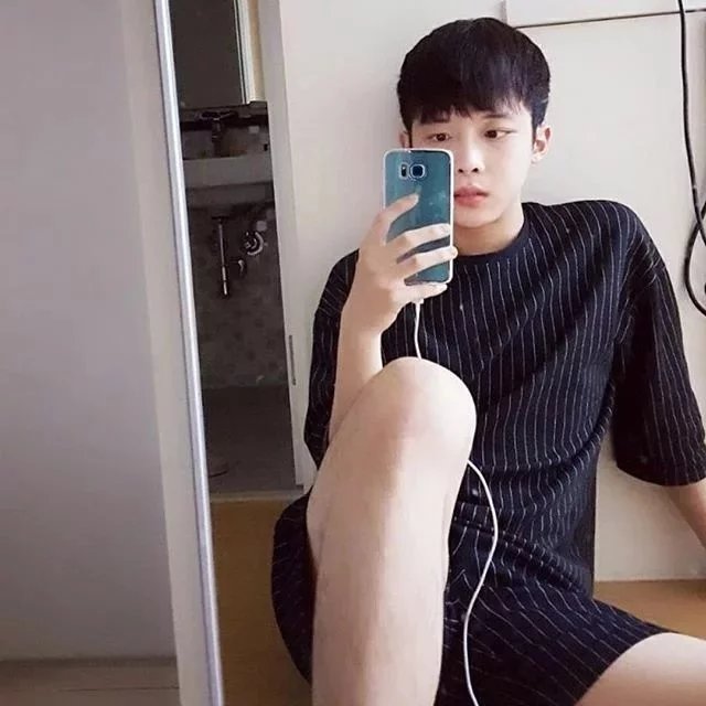 高武伊世